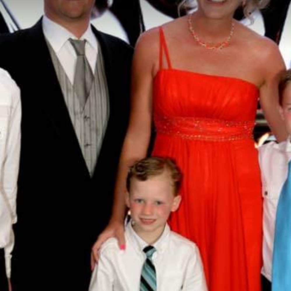 Dress - Picture 7 of 7